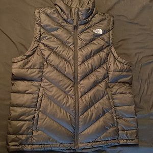 Black North face vest
